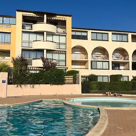 Apartment T2 Rez De Jardin Piscines Vue Parking Terrasse Commerces *