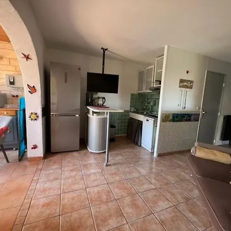 Apartment T2 Rez De Jardin Piscines Vue Parking Terrasse Commerces Six-Fours-les-Plages