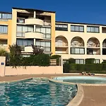 Apartmán T2 Rez De Jardin Piscines Vue Parking Terrasse Commerces *