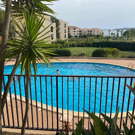 T2 Rez De Jardin Piscines Vue Parking Terrasse Commerces Apartmán *